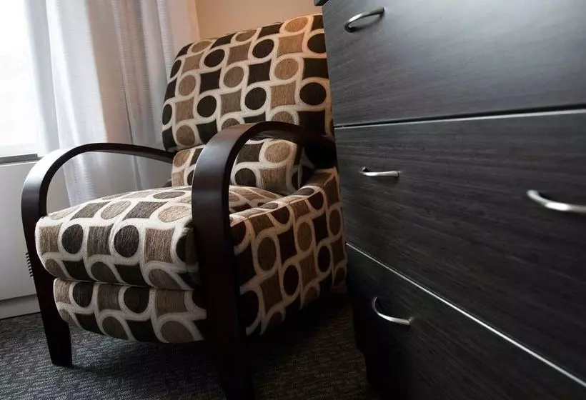 Totem Hotel And Suites