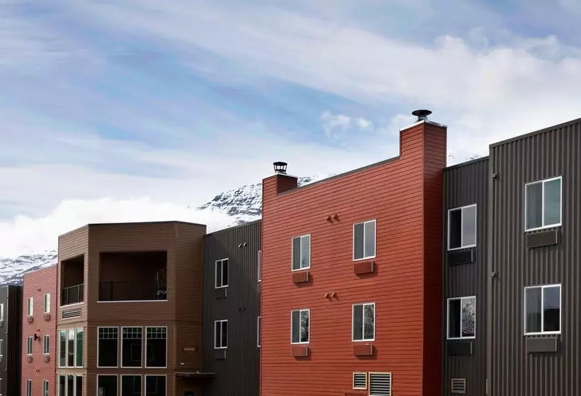 Totem Hotel And Suites