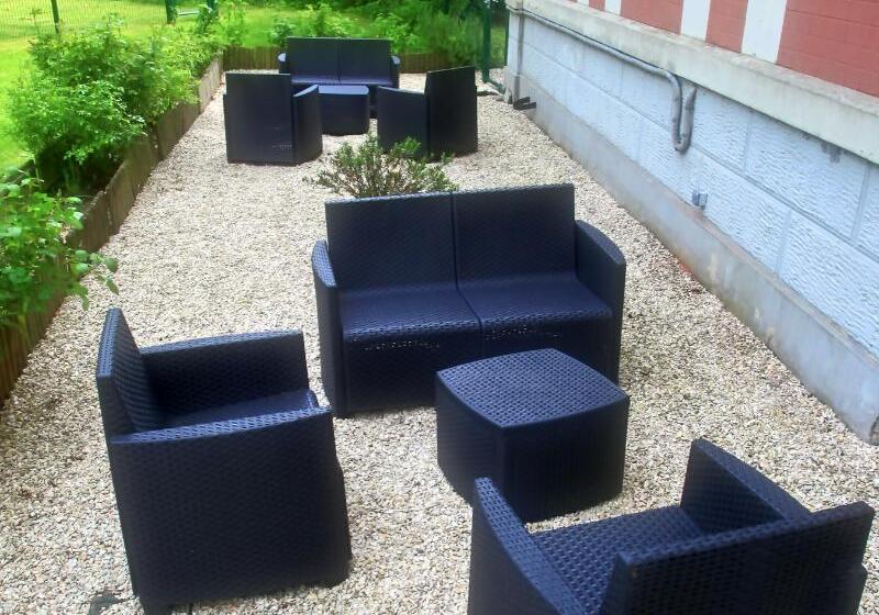 민박 Chateau De Moulin Le Comte