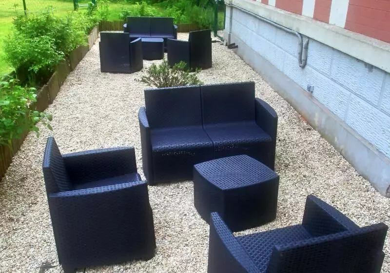 민박 Chateau De Moulin Le Comte