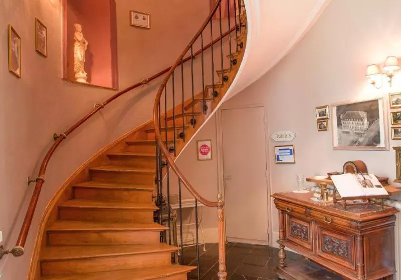 민박 Chateau De Moulin Le Comte