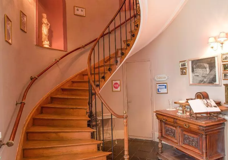 민박 Chateau De Moulin Le Comte