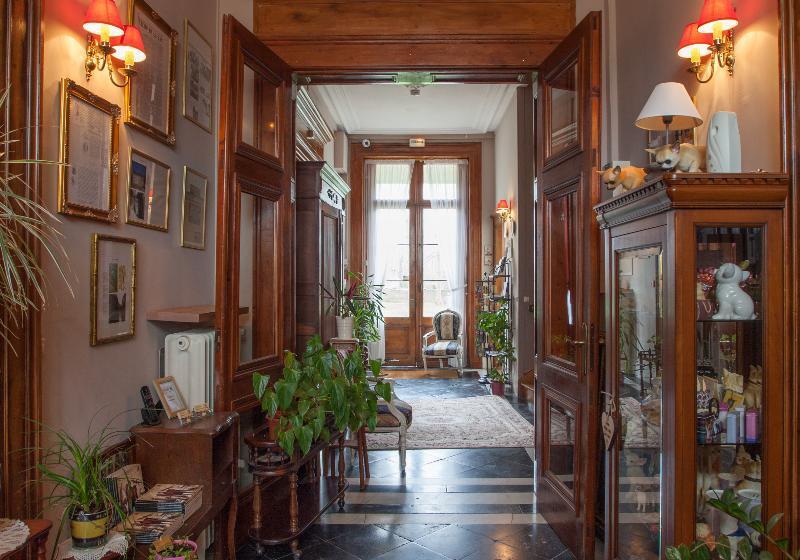 민박 Chateau De Moulin Le Comte