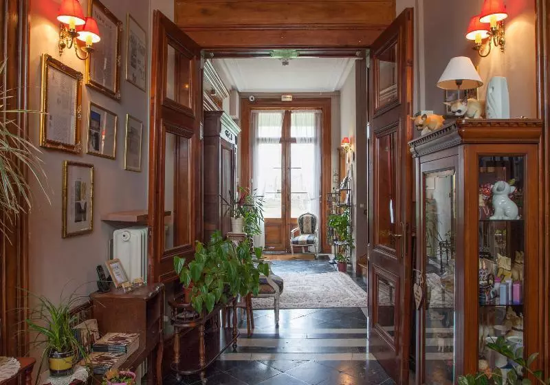 민박 Chateau De Moulin Le Comte