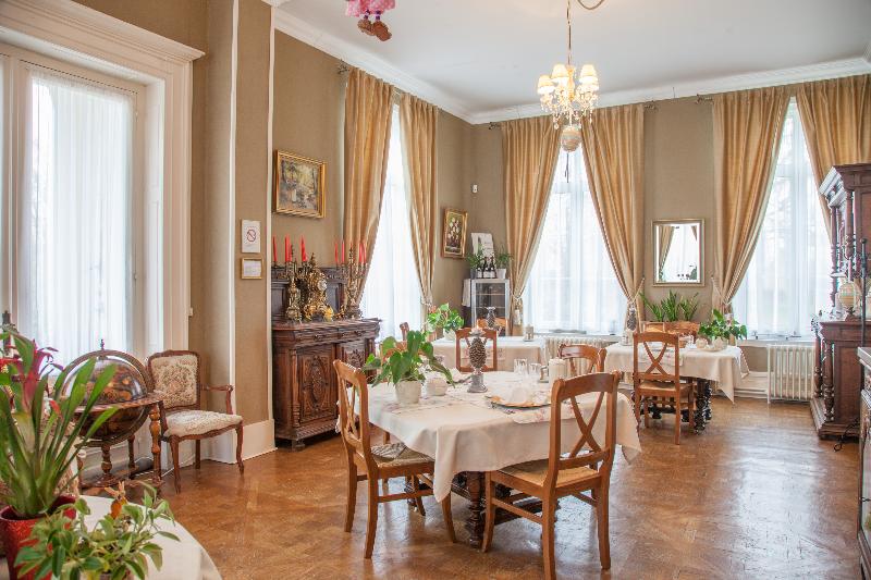 민박 Chateau De Moulin Le Comte