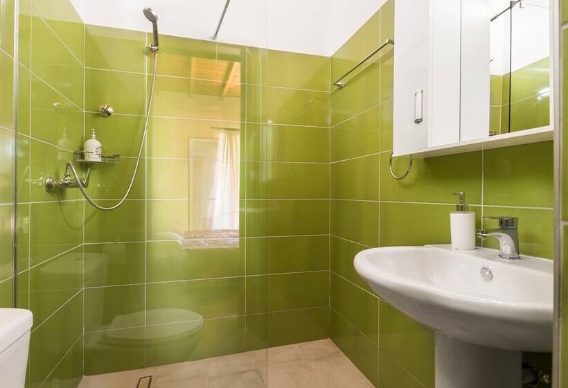 Fouxia Apartments And Studios