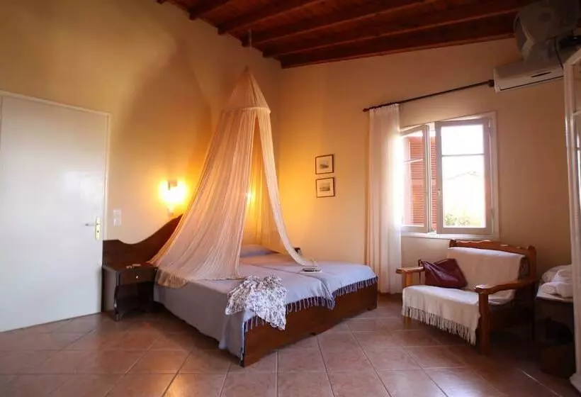 Fouxia Apartments And Studios