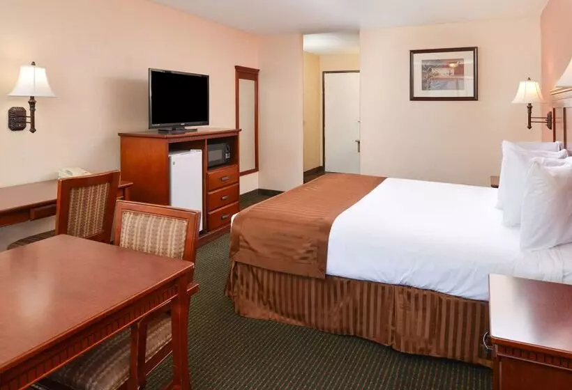 호텔 Americas Best Value Inn & Suites East Bakersfield