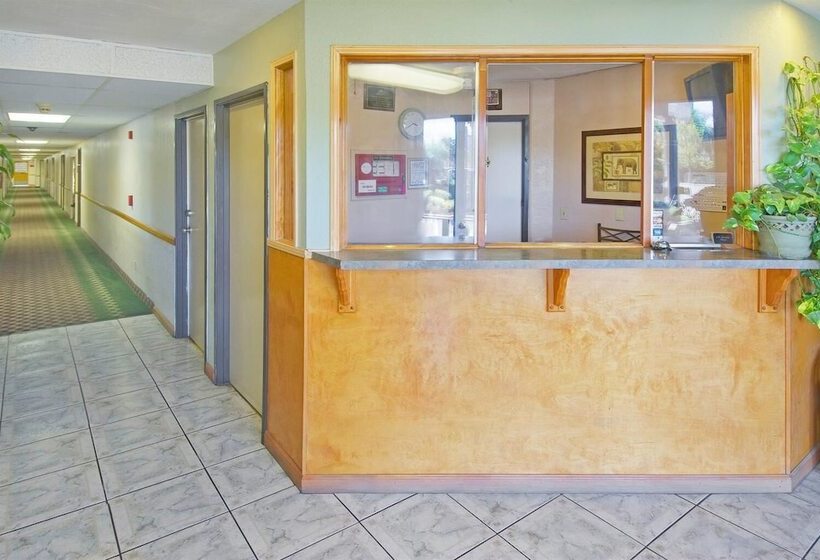 호텔 Americas Best Value Inn & Suites East Bakersfield