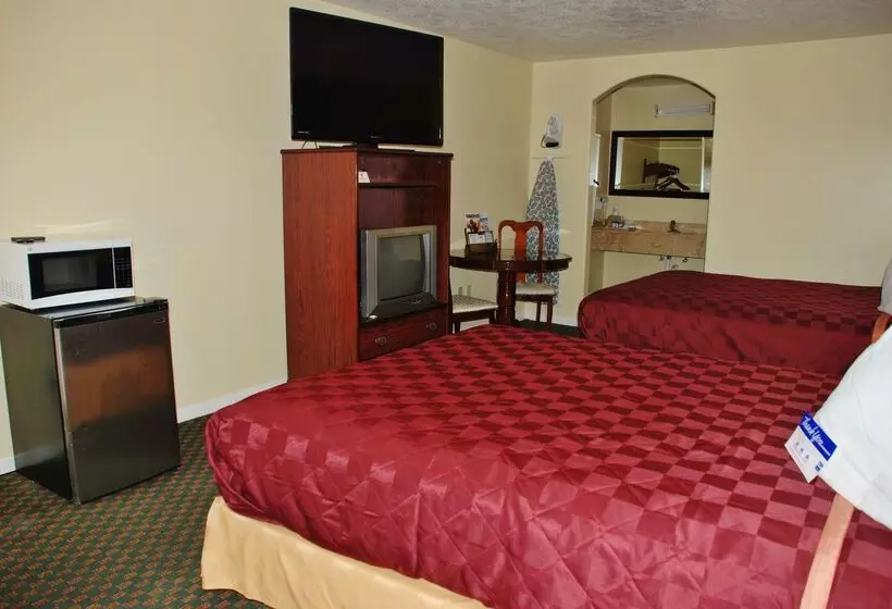 Отель Americas Best Value Inn & Suites Hempstead