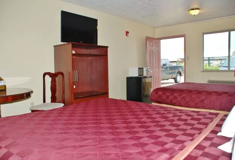 Отель Americas Best Value Inn & Suites Hempstead