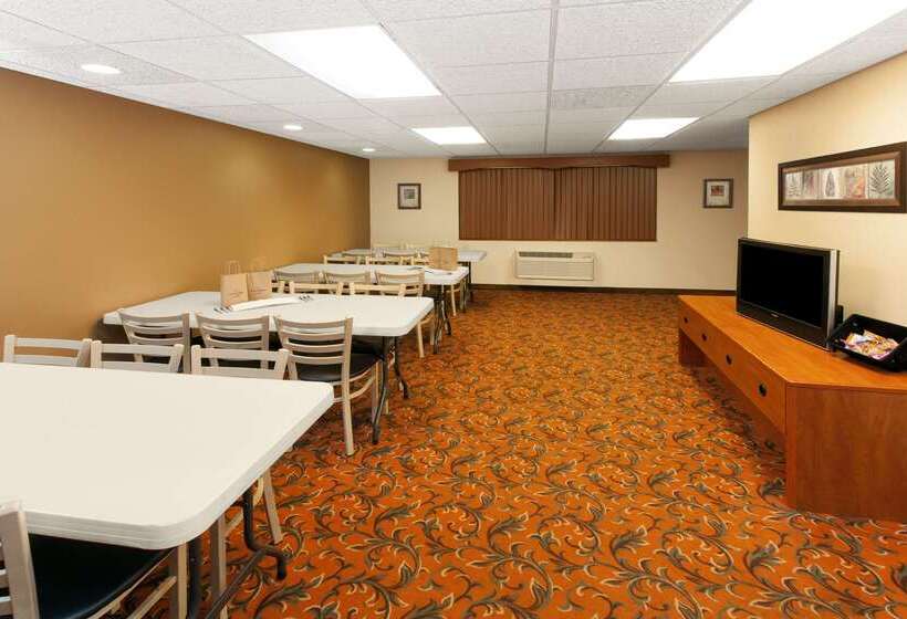 ホテル Americinn By Wyndham Greenville