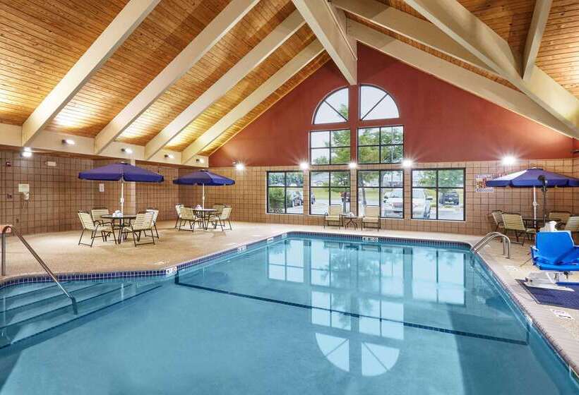 ホテル Americinn By Wyndham Greenville