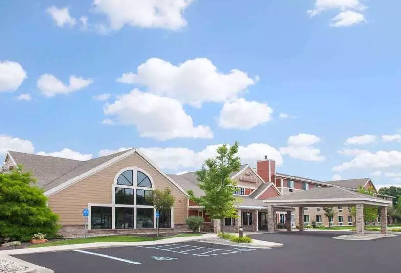 Отель Americinn By Wyndham Greenville