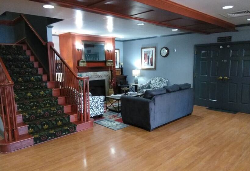 فندق Baymont By Wyndham Clinton