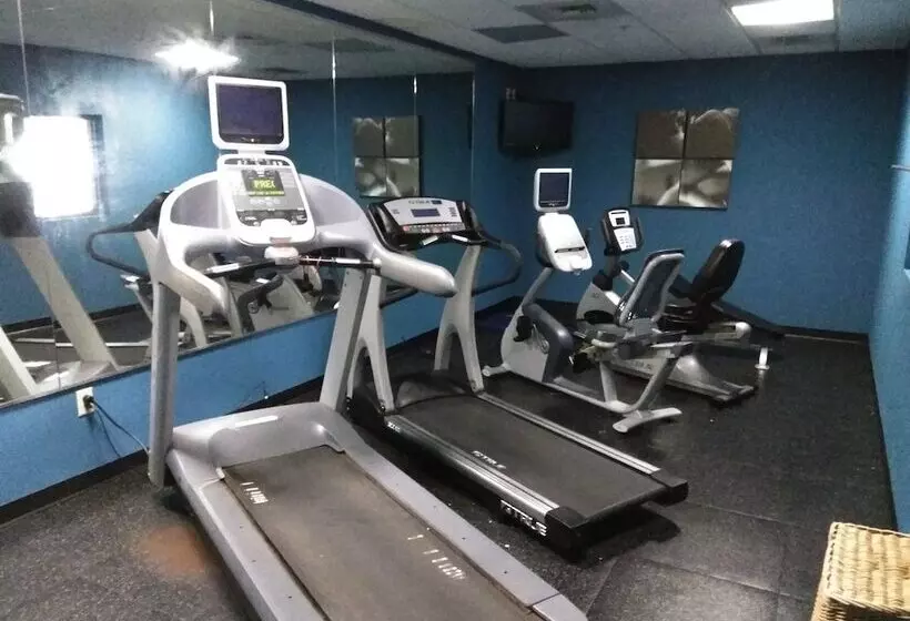 호텔 Baymont By Wyndham Clinton