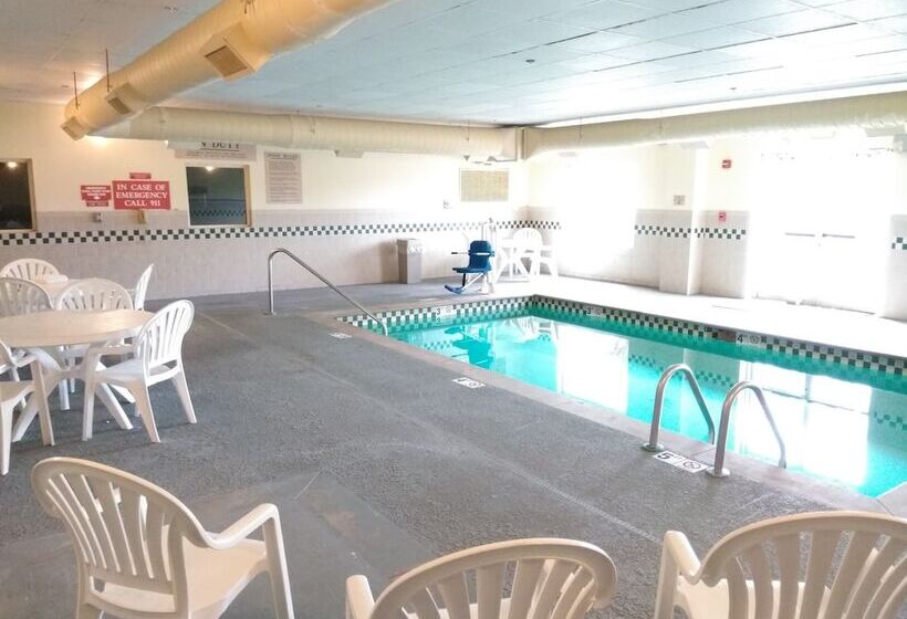 فندق Baymont By Wyndham Clinton