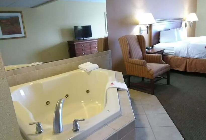 호텔 Baymont By Wyndham Clinton