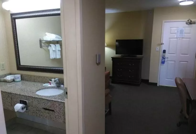 호텔 Baymont By Wyndham Clinton