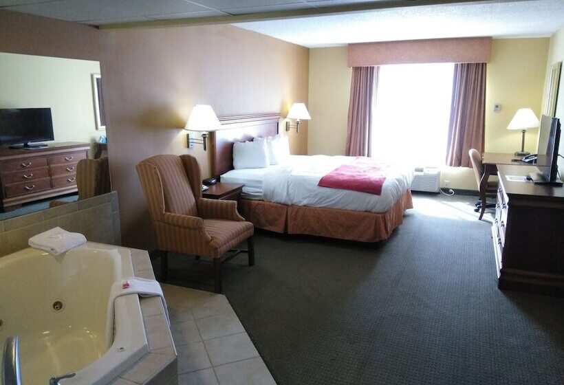 فندق Baymont By Wyndham Clinton