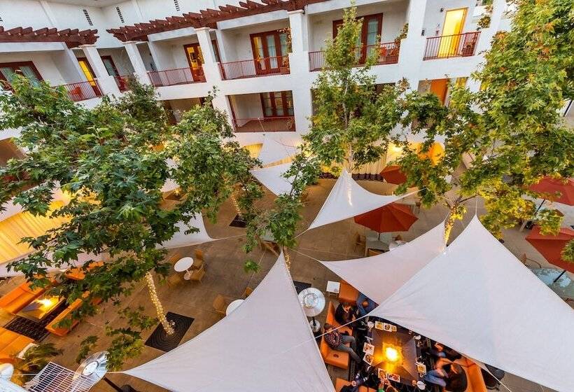 فندق Casa 425 + Lounge, A Four Sisters Inn