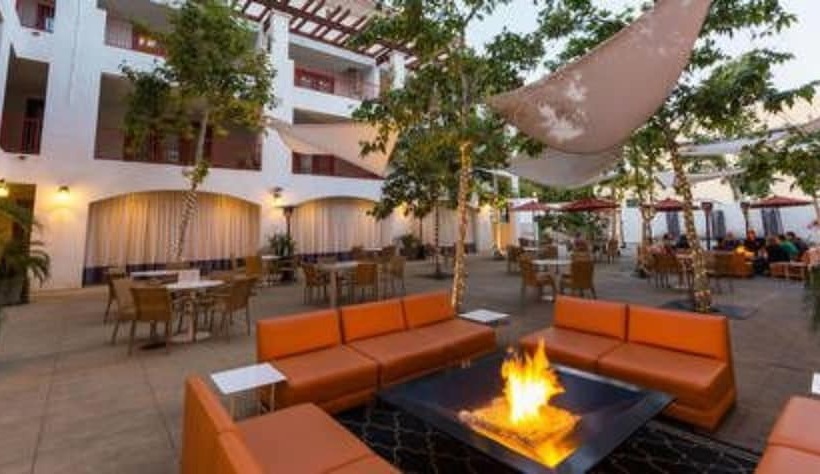 فندق Casa 425 + Lounge, A Four Sisters Inn