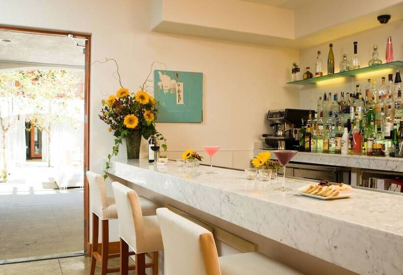 فندق Casa 425 + Lounge, A Four Sisters Inn