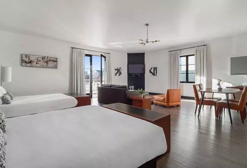 酒店 Casa 425 + Lounge, A Four Sisters Inn