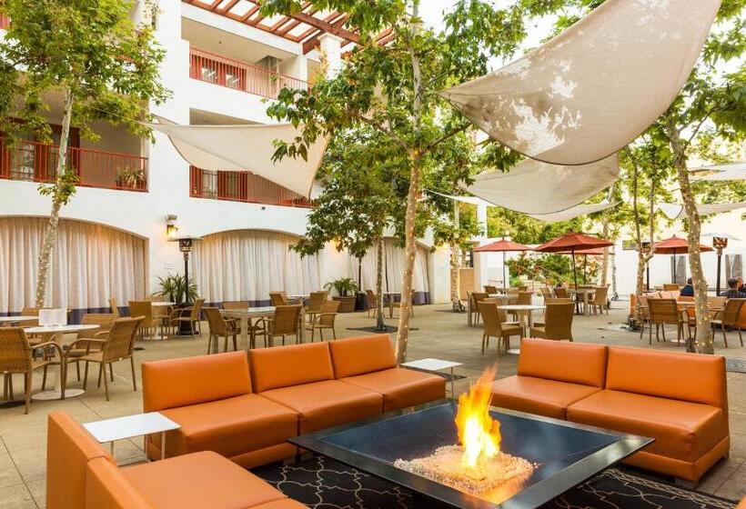 فندق Casa 425 + Lounge, A Four Sisters Inn