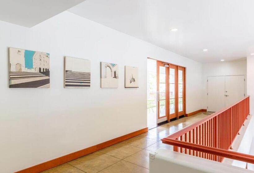 فندق Casa 425 + Lounge, A Four Sisters Inn