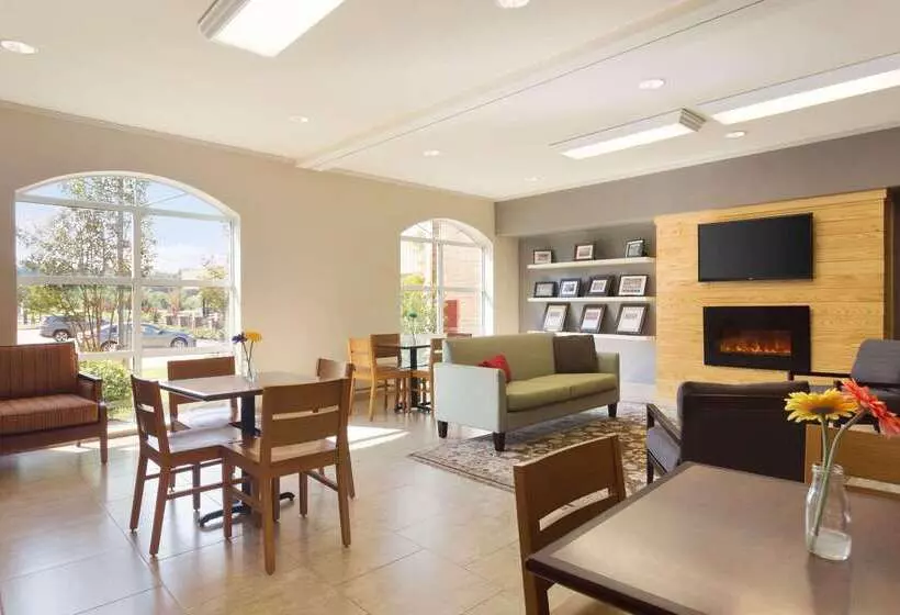 בית מלון כפרי Country Inn & Suites By Radisson, Pineville, La