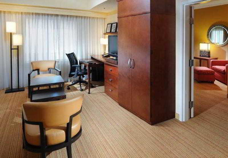Отель Courtyard Marriott Houston Pearland