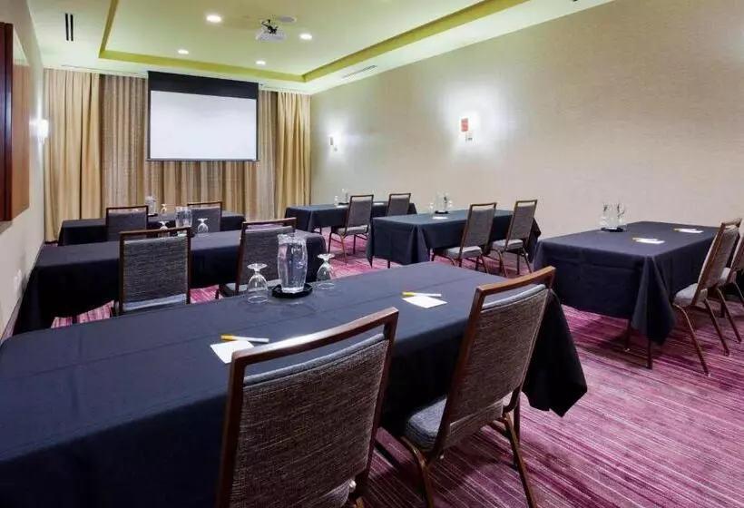 ホテル Courtyard Minneapolis Maple Grove Arbor Lakes