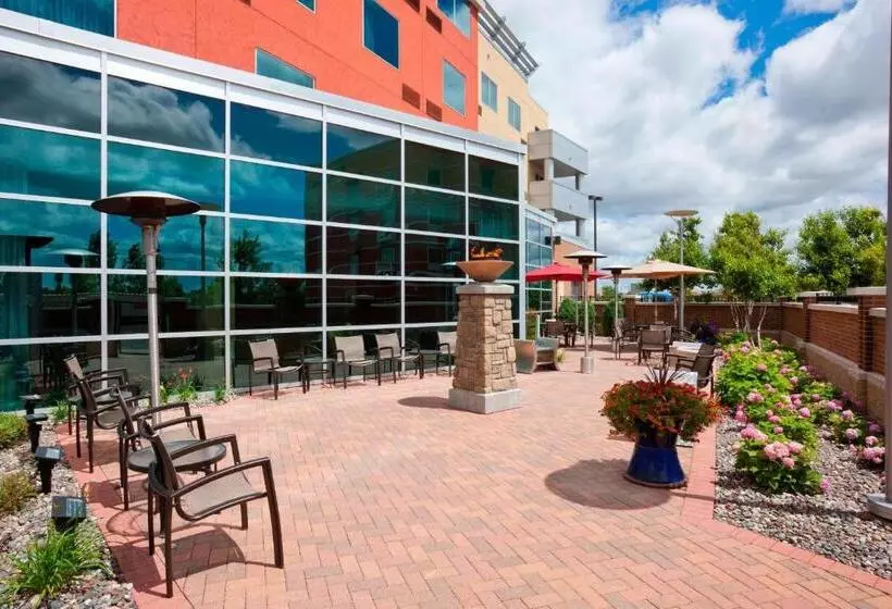 ホテル Courtyard Minneapolis Maple Grove Arbor Lakes