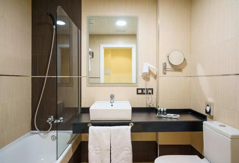 ホテル Exe Malaga Museos