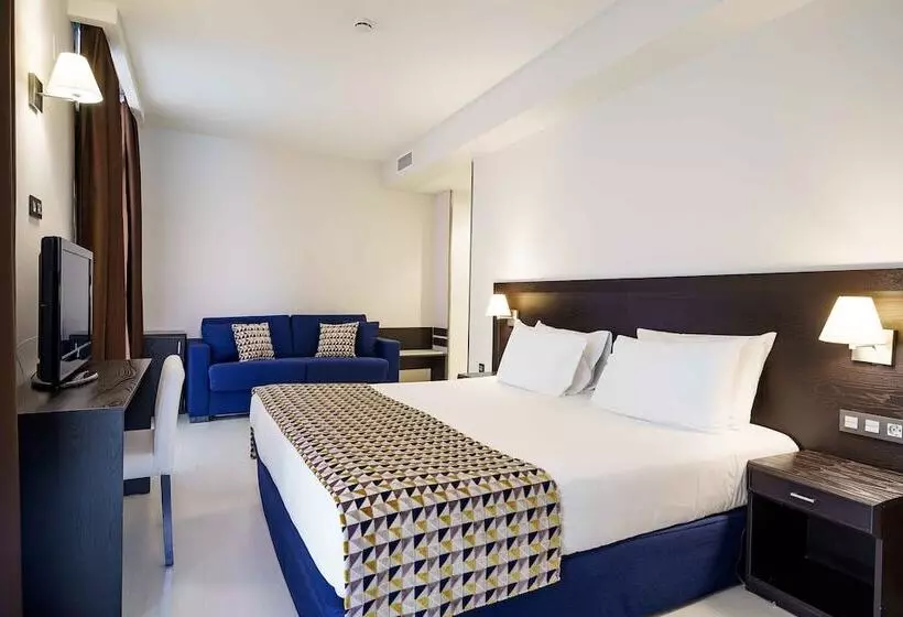 ホテル Exe Malaga Museos