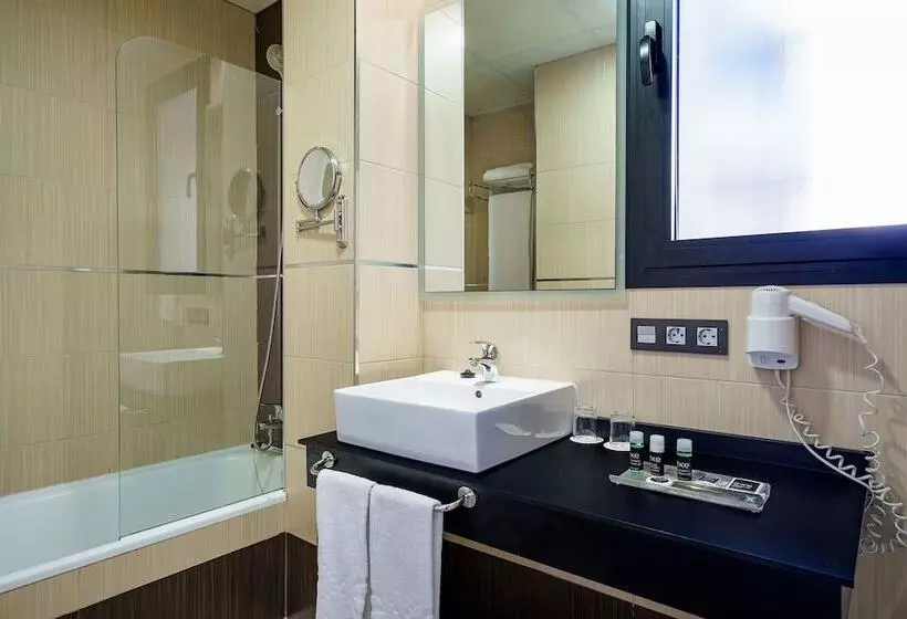 ホテル Exe Malaga Museos