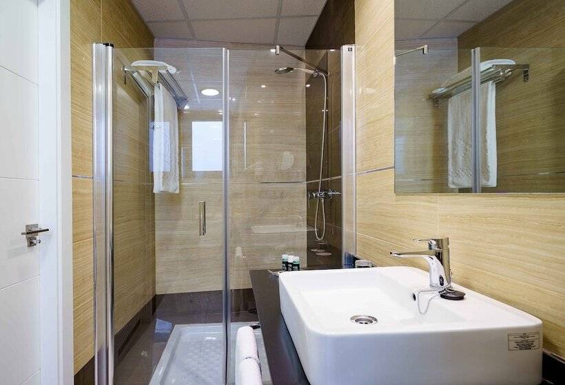 ホテル Exe Malaga Museos