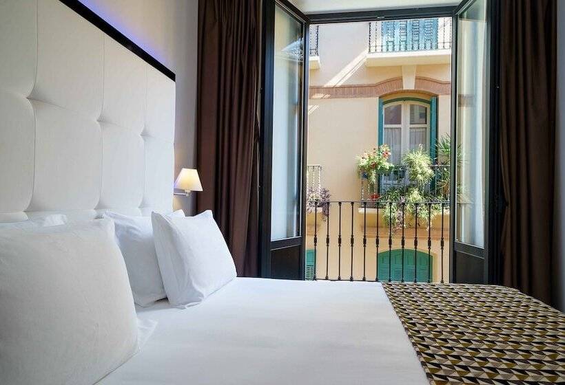 ホテル Exe Malaga Museos