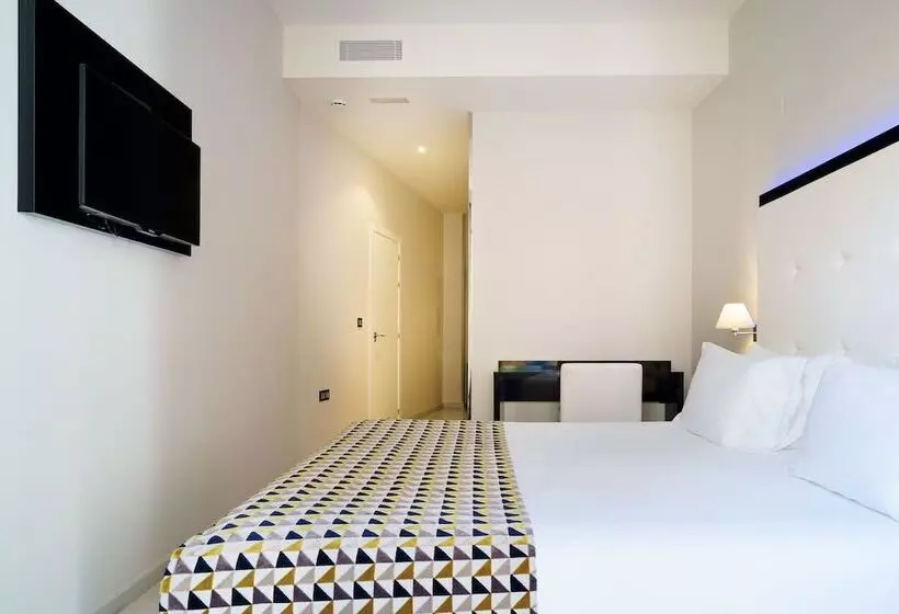 ホテル Exe Malaga Museos