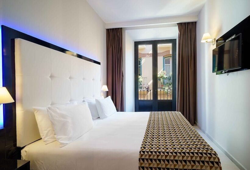 ホテル Exe Malaga Museos