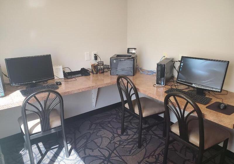 فندق Expressway Suites Fargo