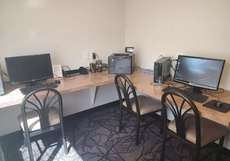 هتل Expressway Suites Fargo