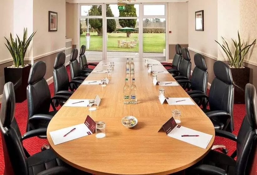 בית מלון כפרי Mercure Maidstone Great Danes