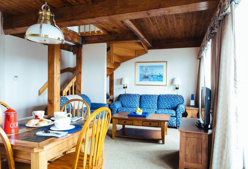 Hotel Newport Bay Club And