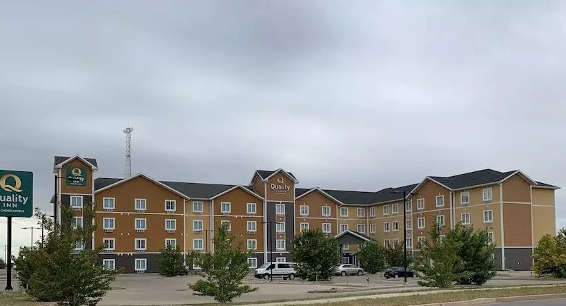 Отель Quality Inn & Suites