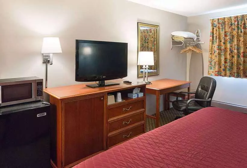 호텔 Rodeway Inn Milford  I84