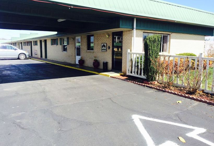 Hotelli Super Inn & Suites 