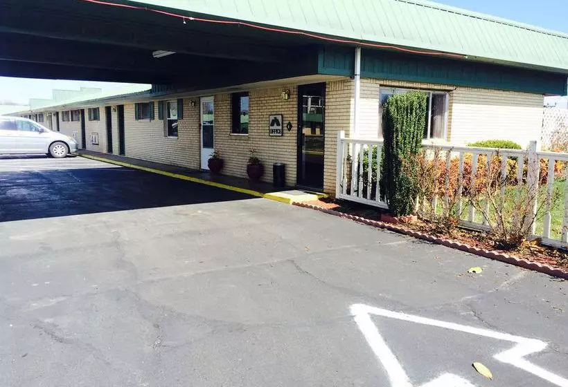 هتل Super Inn & Suites