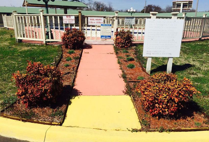 Hotelli Super Inn & Suites 